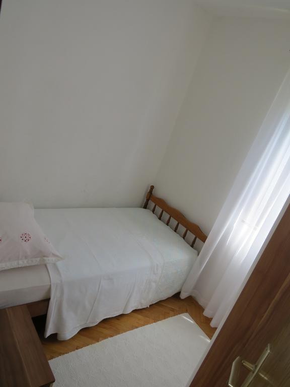Apartments Lovric - 30 Meters To The Beach Traù Esterno foto