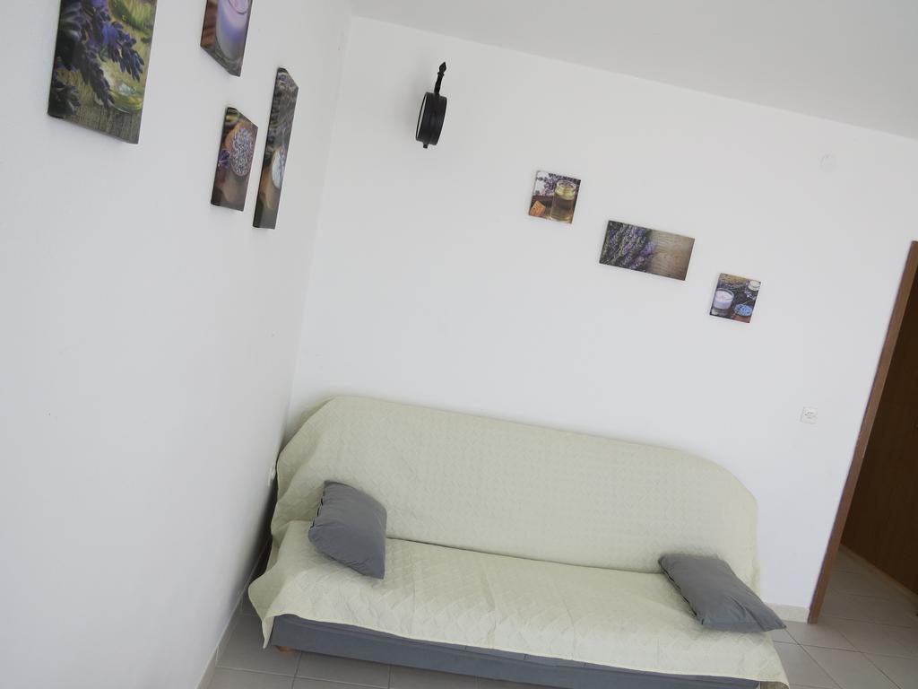 Apartments Lovric - 30 Meters To The Beach Traù Esterno foto