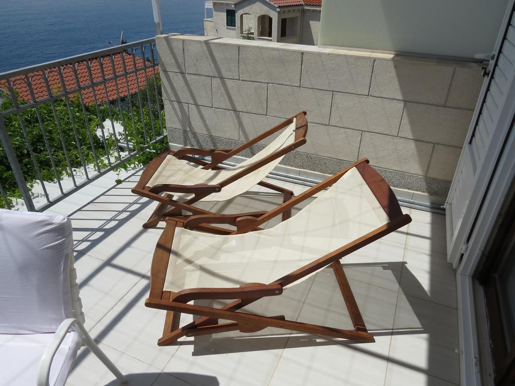 Apartments Lovric - 30 Meters To The Beach Traù Esterno foto