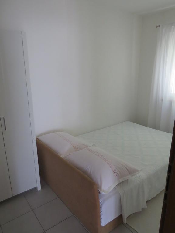 Apartments Lovric - 30 Meters To The Beach Traù Esterno foto