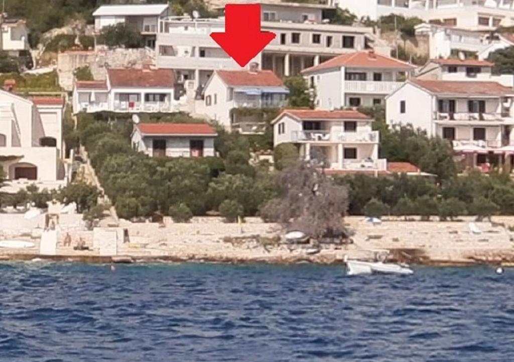 Apartments Lovric - 30 Meters To The Beach Traù Esterno foto