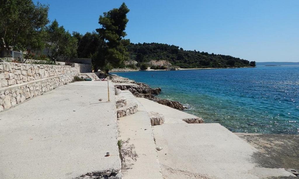 Apartments Lovric - 30 Meters To The Beach Traù Esterno foto