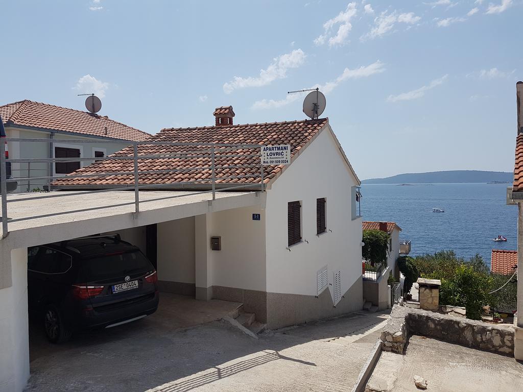 Apartments Lovric - 30 Meters To The Beach Traù Esterno foto
